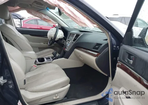 2013 Subaru Legacy 3.6R Limited z USA, uszkodzony, nr VIN 4S3BMDP62D2047362